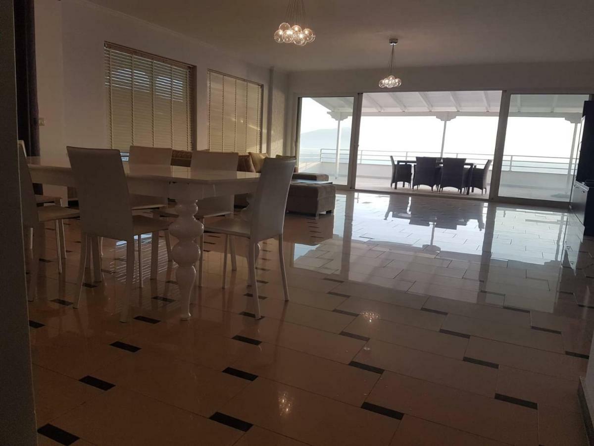 Appartement Sea Front Penthouse à Saranda Extérieur photo