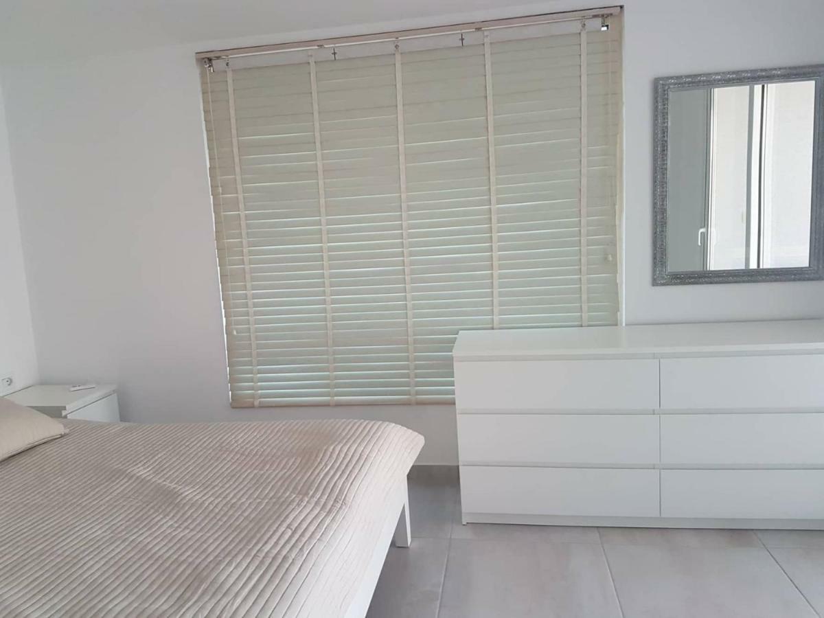 Appartement Sea Front Penthouse à Saranda Extérieur photo